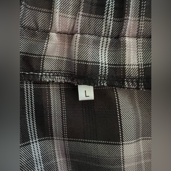 Women's Black and Pink Skirt - Picture 7 of 7